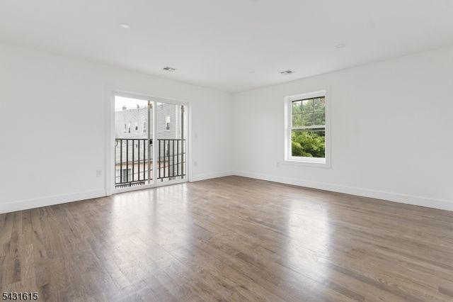 144 N 14Th St, East Orange City, NJ 07017