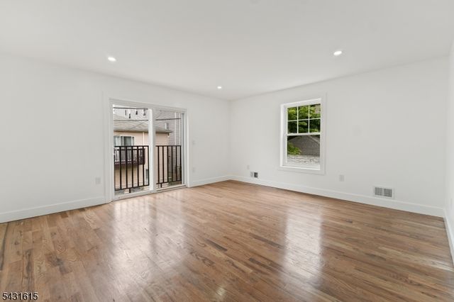 144 N 14Th St, East Orange City, NJ 07017