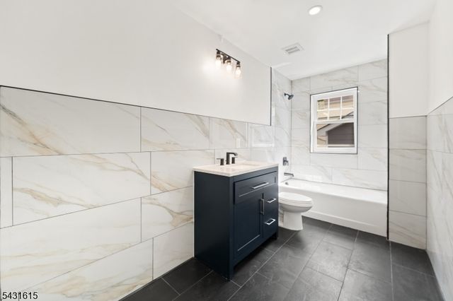 144 N 14Th St, East Orange City, NJ 07017