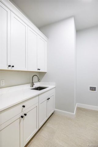 13851 Arthur Court, Washington, MI 48094