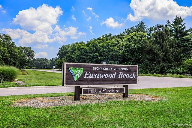 13851 Arthur Court, Washington, MI 48094