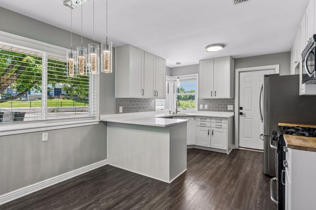 3104 Silver Lake Road NE, Saint Anthony, MN 55418