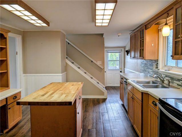 116 Berwick Road North, Salina, NY 13208