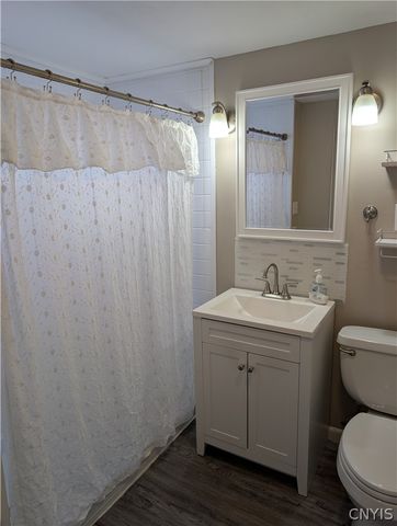 116 Berwick Road North, Salina, NY 13208