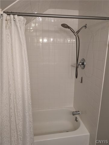 116 Berwick Road North, Salina, NY 13208