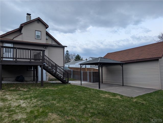 116 Berwick Road North, Salina, NY 13208