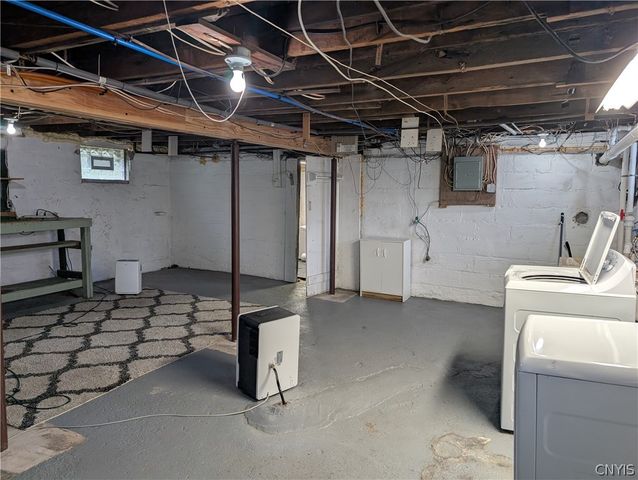 116 Berwick Road North, Salina, NY 13208