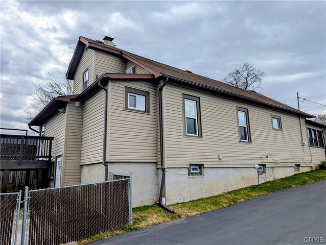 116 Berwick Road North, Salina, NY 13208