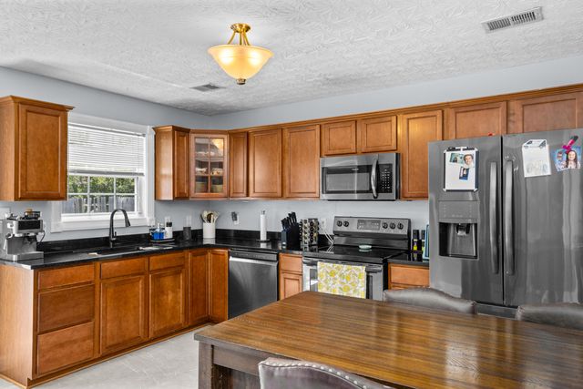 322 Village Drive, Berea, KY 40403