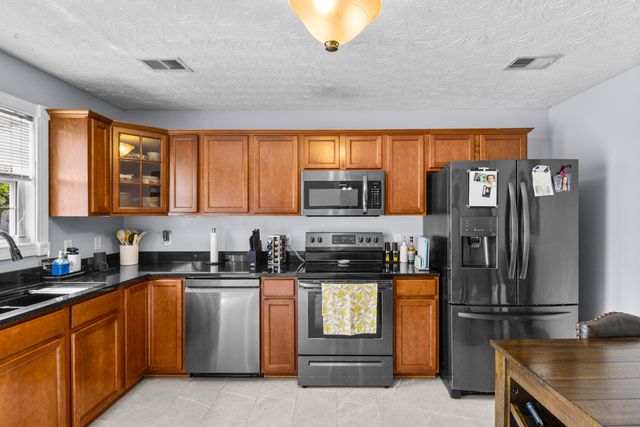 322 Village Drive, Berea, KY 40403