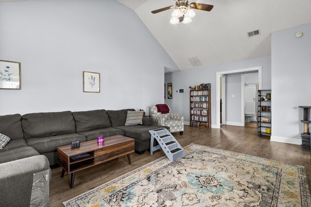322 Village Drive, Berea, KY 40403