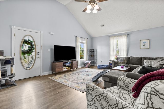 322 Village Drive, Berea, KY 40403