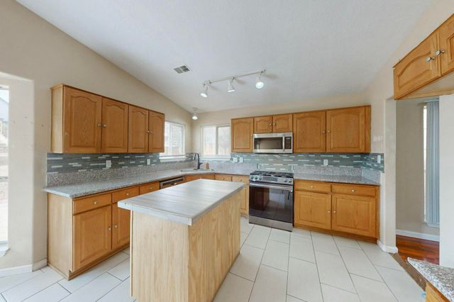 7739 RIDGEVIEW Drive NW, Albuquerque, NM 87120