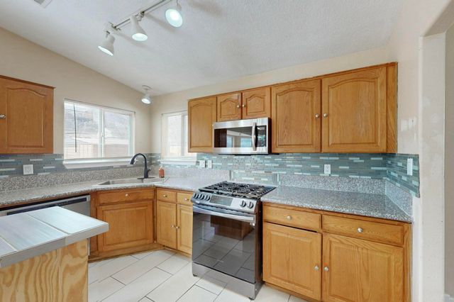 7739 RIDGEVIEW Drive NW, Albuquerque, NM 87120