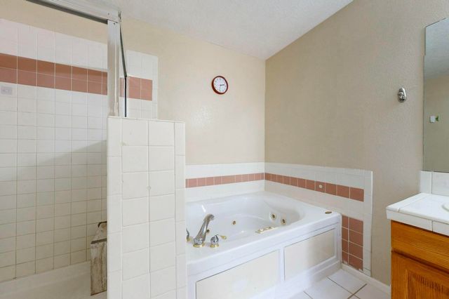 7739 RIDGEVIEW Drive NW, Albuquerque, NM 87120