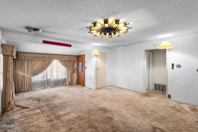 25173 Atwood Boulevard, Newhall, CA 91321