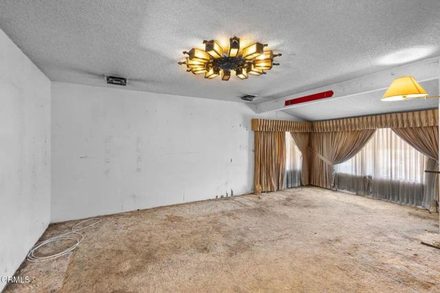 25173 Atwood Boulevard, Newhall, CA 91321