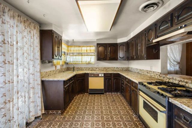 25173 Atwood Boulevard, Newhall, CA 91321