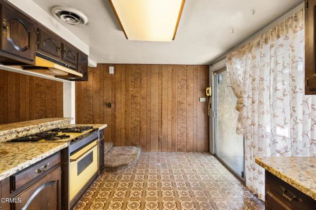 25173 Atwood Boulevard, Newhall, CA 91321