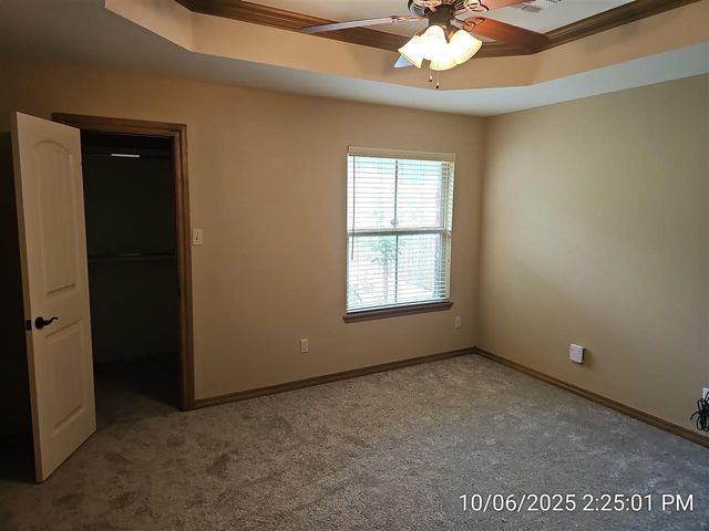 3332 NE Brentwood Dr, Lawton, OK 73507