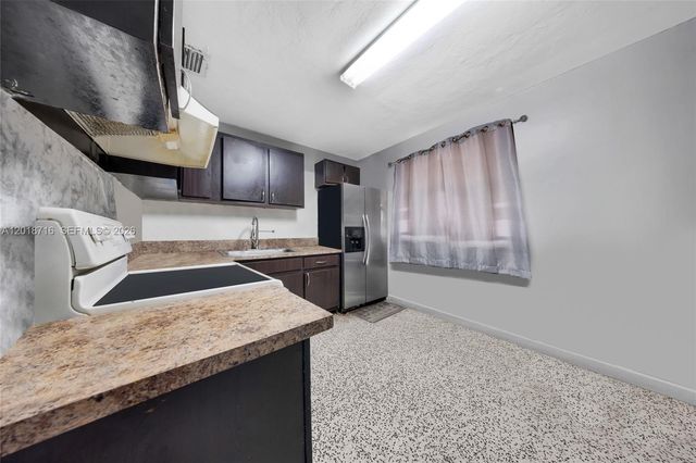 3126 NW 28th St, Miami, FL 33142