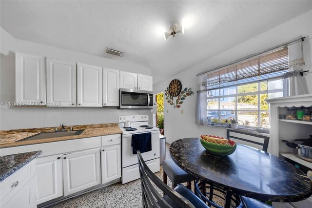 3126 NW 28th St, Miami, FL 33142
