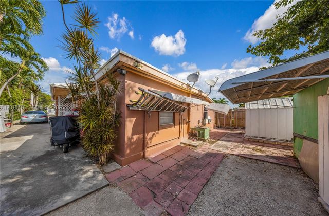 3126 NW 28th St, Miami, FL 33142