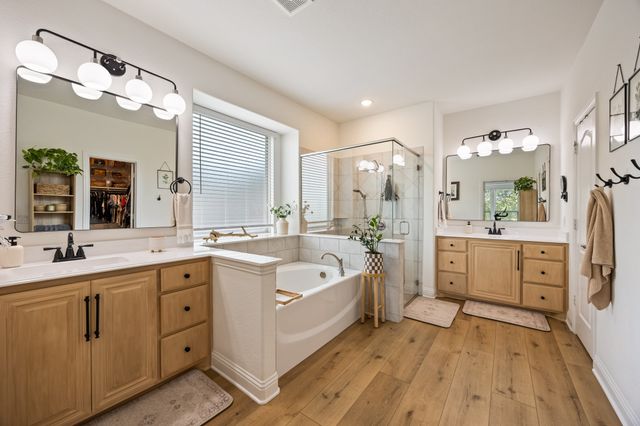 1128 English Oak Court, Burleson, TX 76028