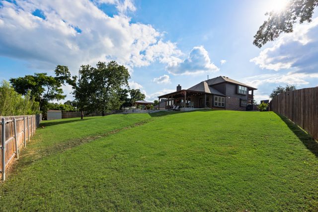 1128 English Oak Court, Burleson, TX 76028
