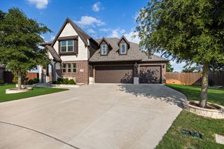 1128 English Oak Court, Burleson, TX 76028