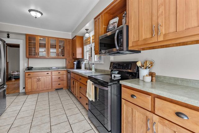 612 W BUCK STREET, New London, WI 54961