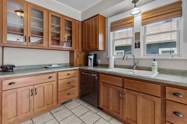 612 W BUCK STREET, New London, WI 54961
