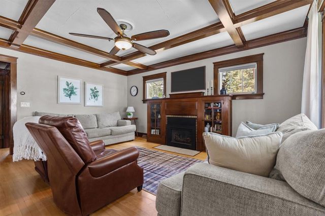 612 W BUCK STREET, New London, WI 54961