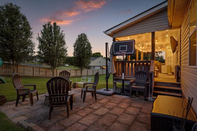 239 Kailors Cove Circle, Ringgold, GA 30736