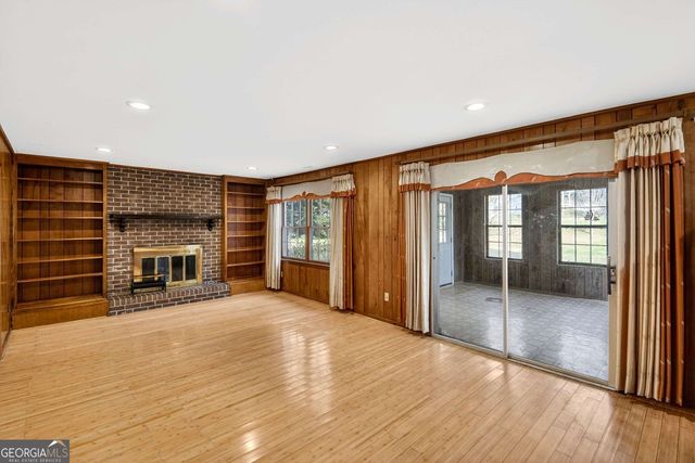 5657 Bob White Circle NW, Lilburn, GA 30047