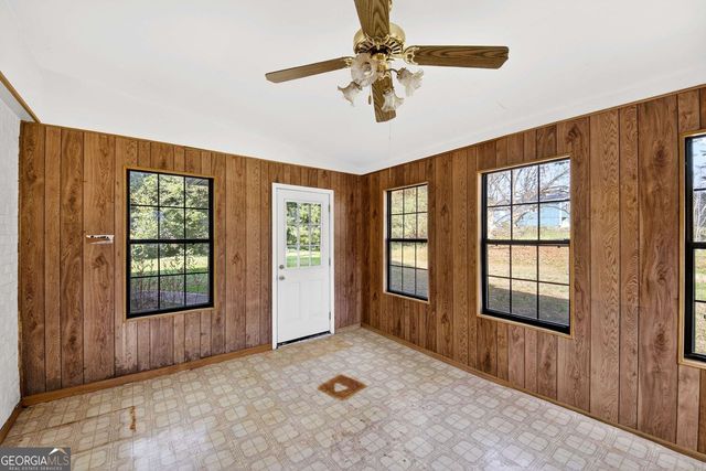 5657 Bob White Circle NW, Lilburn, GA 30047