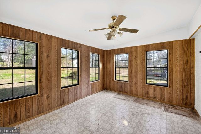 5657 Bob White Circle NW, Lilburn, GA 30047