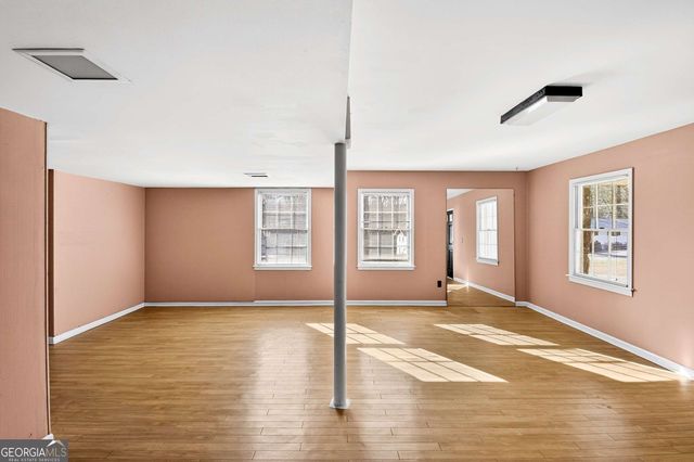 5657 Bob White Circle NW, Lilburn, GA 30047