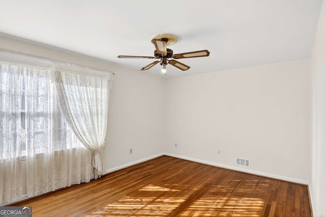 5657 Bob White Circle NW, Lilburn, GA 30047