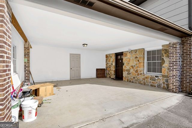 5657 Bob White Circle NW, Lilburn, GA 30047