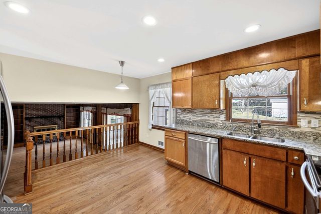 5657 Bob White Circle NW, Lilburn, GA 30047