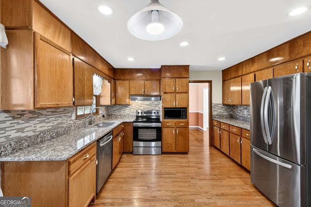 5657 Bob White Circle NW, Lilburn, GA 30047