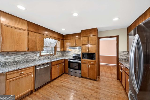 5657 Bob White Circle NW, Lilburn, GA 30047