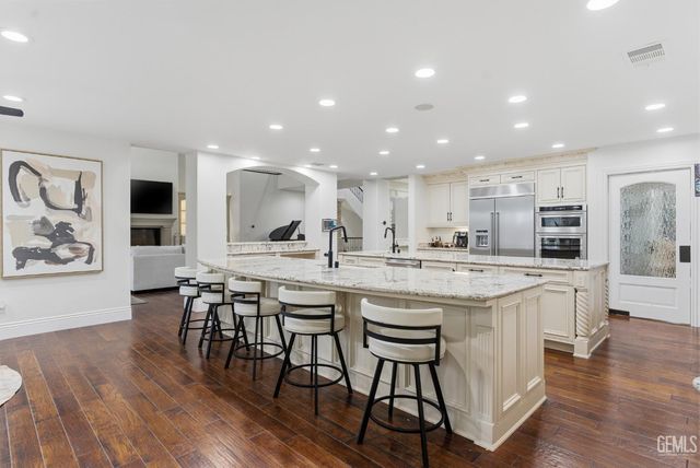 4275 Country club Drive, Bakersfield, CA 93306