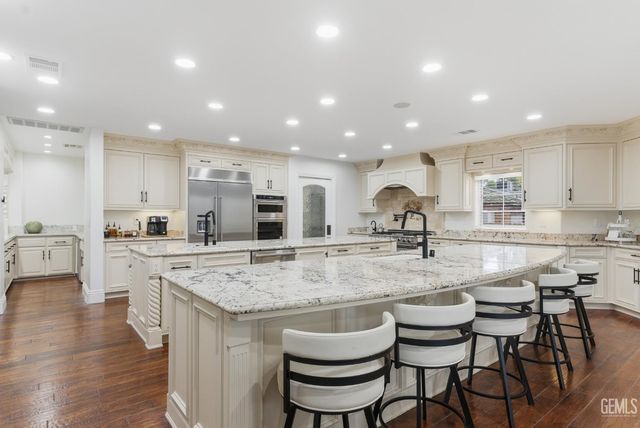 4275 Country club Drive, Bakersfield, CA 93306