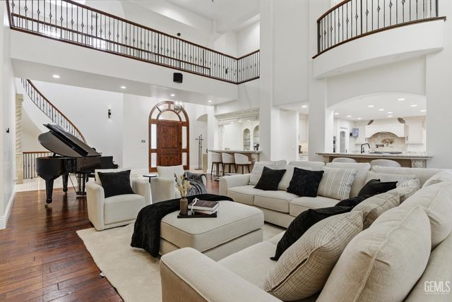 4275 Country club Drive, Bakersfield, CA 93306