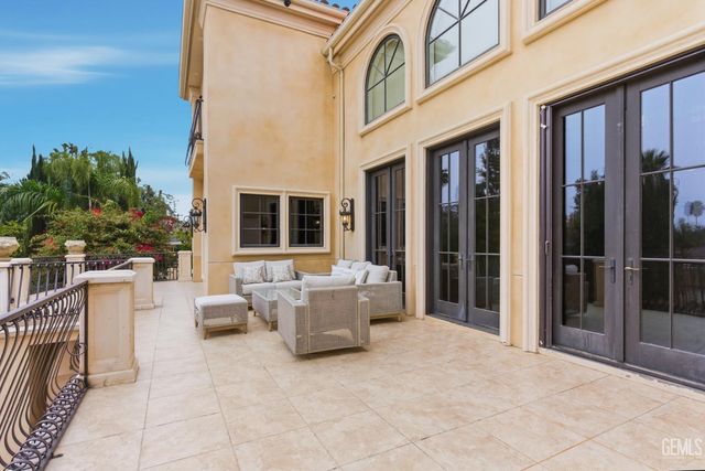 4275 Country club Drive, Bakersfield, CA 93306