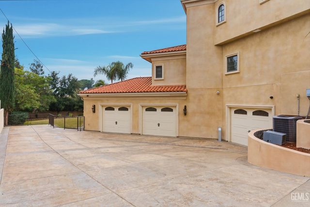 4275 Country club Drive, Bakersfield, CA 93306