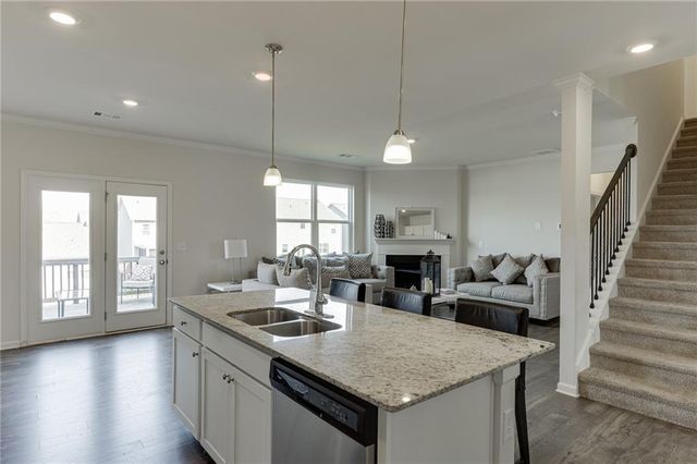 6790 Scarlet Oak Way, Flowery Branch, GA 30542