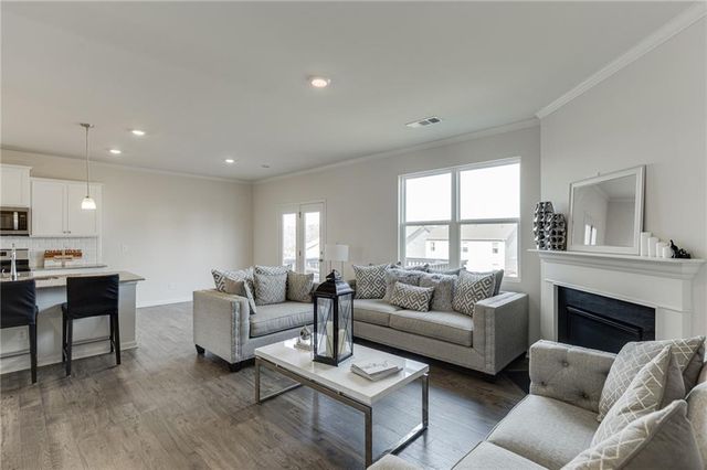 6790 Scarlet Oak Way, Flowery Branch, GA 30542